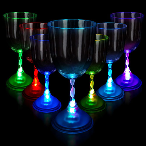 VERRE A VIN SUR PIED LUMINEUX - RGB - 8 FONCTIONS - 3 BATTERIES AG13 INCLUSES & REMPLAÇABLES